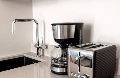 Kruununhaka Apartment | Modern Studio Near the Sea with Family-Friendly Amenities