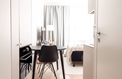 Kruununhaka Apartment | Modern Studio Near the Sea with Family-Friendly Amenities