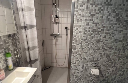 Kaartinkaupunki Apartment | Cozy Studio Near Esplanade Park with Breakfast Included