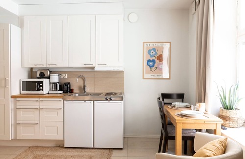 Kaartinkaupunki Apartment | Cozy Studio Retreat Near Esplanade Park with Breakfast