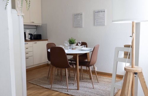 Helsinki City Centre Apartment | Cozy Studio in Katajanokka with Kitchen and Breakfast