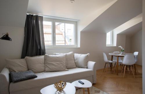Ullanlinna Apartment | Inviting Ullanlinna Penthouse Apartments for Memorable Stays