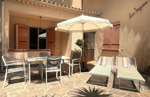 Frejus Plage Apartment | 2P apartment in villa with terrace and garden, 280m from the beach