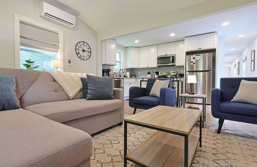 Knoxville House | Idyllic Franklin Cottage Near Downtown & UT with Breakfast