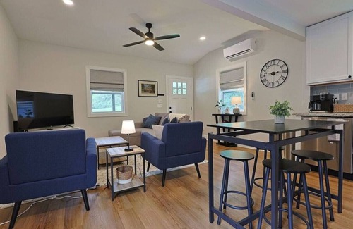 Knoxville House | Idyllic Franklin Cottage Near Downtown & UT with Breakfast