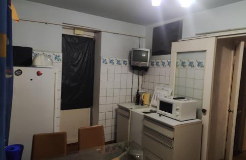 Poltava Oblast Apartment | Comfortable 3к квартира with Hot Tub & Breakfast Options