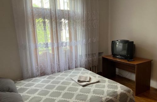 Rivne Apartment | Spacious 3-Room Apartment Near the Park, Pet-Friendly Stay