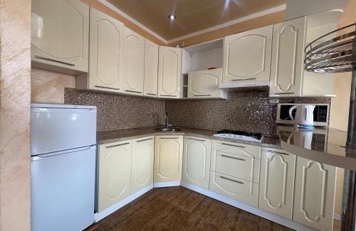 Aktobe Apartment | Pet-Friendly 3-Room Stay at ЖК Альтаир - Rated 10/10