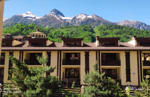 Gorki Gorod Apartment | Elegant 3-Bedroom Monte Rosa Elite with Hot Tub & Breakfast