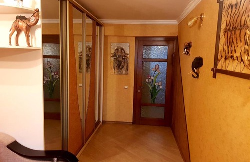 Mariupol Apartment | Prime 3-Room Apartment in City Center - 10/10 Guest Rated