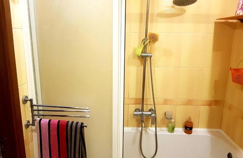 Mariupol Apartment | Prime 3-Room Apartment in City Center - 10/10 Guest Rated