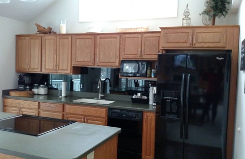 Thompsonville House | Spacious Crystal Mountain Resort Home with Spa & Kitchen