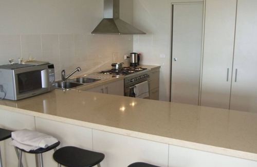 Newhaven Apartment | Exceptional Ocean View Retreat at 3/11 Cleeland Street