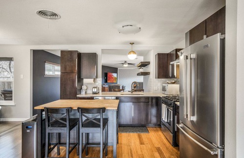 Windsor Park House | Pet-Friendly Retreat: 10/10 Rated, Just Minutes from Downtown