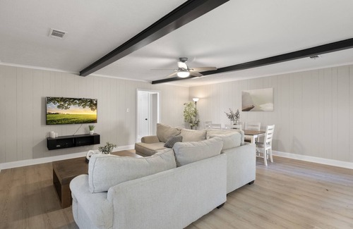 Plano House | 3/2 Full Remodel, locally owned, pet friendly