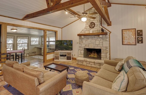 Hunt House | 3/2 Gameroom, Hot tub & River Access!