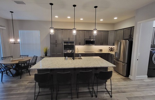 Okahumpka House | Indulge in Pure Luxe at The Villages - 10/10 Guest Rated