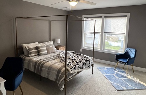 Keansburg House | 3.5 blocks to beach Heated pool and spa Great for families and kids Sleeps 15