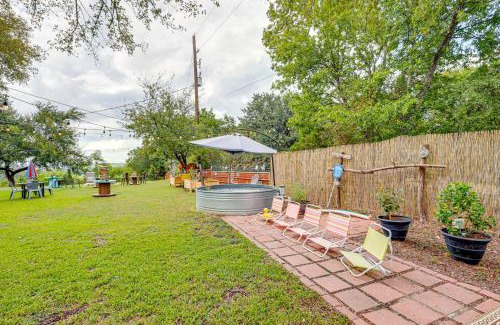 Valley Mills House | 3-Acre Yard and Cowboy Pool Modern Texas Farmhouse