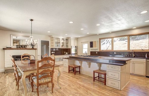 Carpenter Canyon House | Beachside Paradise: 9.8 Rated with Oceanfront Amenities
