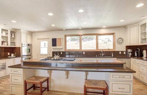 Carpenter Canyon House | Beachside Paradise: 9.8 Rated with Oceanfront Amenities