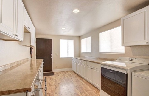 Carpenter Canyon House | Beachside Paradise: 9.8 Rated with Oceanfront Amenities