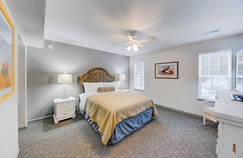 Sea Scape Resort | Discover 3 Incredible Units with Pools & Activities near Beach