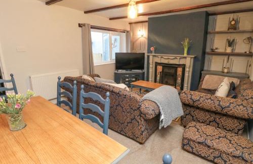 Whitby House | Family-Friendly Escape at 3 Anchor Cottage