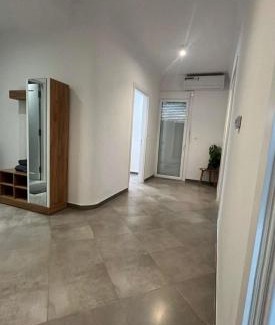 Algiers Apartment | 3 appartements Niveau de villa avec garage