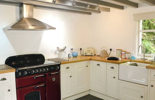 Beddgelert Cottage | Comfortable 3 Bedroom Stay in Beddgelert, Near Porthmadog