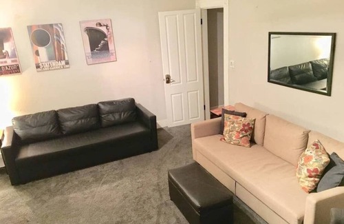 Cow Hollow Apartment | Modern 3 BD/2BA Flat Steps from Trendy Union Street