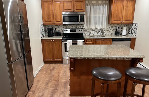 Oyster Bay Apartment | Ideal 3 BD Apartment Steps from Beach and Local Attractions