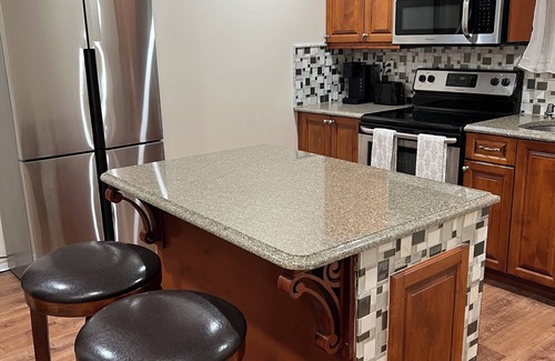 Oyster Bay Apartment | Ideal 3 BD Apartment Steps from Beach and Local Attractions