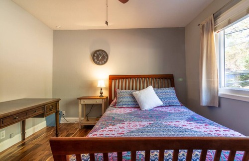 Leona Heights House | Spacious 3-Bedroom Retreat in Oakland Hills for Remote Work
