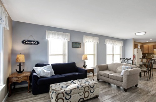 Seaside Heights House | Beachside Retreat: 3 Bdr, Pet-Friendly with Ocean View