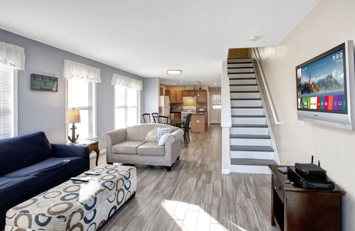 Seaside Heights House | Beachside Retreat: 3 Bdr, Pet-Friendly with Ocean View