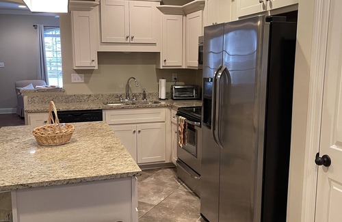 Oxford House | Experience Comfort: 3-Bedroom Condo Near Ole Miss & The Square