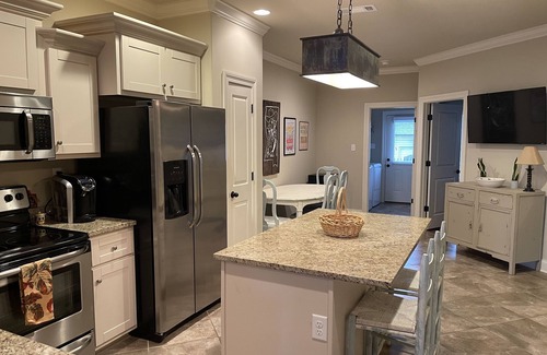 Oxford House | Experience Comfort: 3-Bedroom Condo Near Ole Miss & The Square