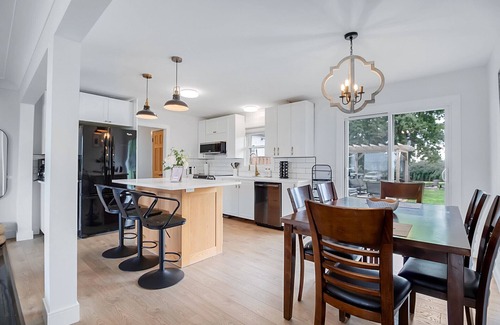 Pointe aux Roches House | Perfect 3-Bed Cottage with Hot Tub, Steps from Marina