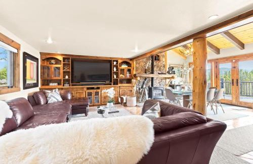 Breckenridge House | Guest Rated 10/10: Mountain Retreat with Forest Views