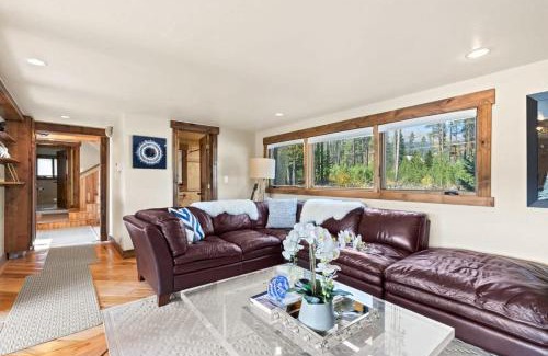 Breckenridge House | Guest Rated 10/10: Mountain Retreat with Forest Views