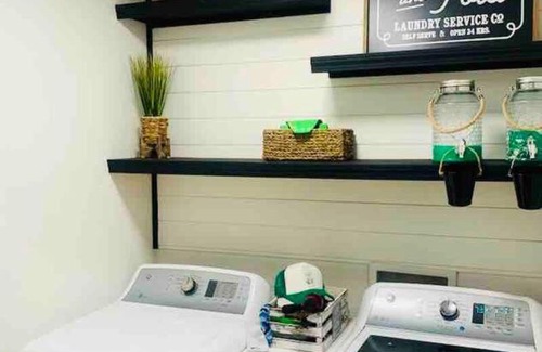 Bedford House | Cozy 3 Bedroom Oasis with Pool Access & Patio Retreat