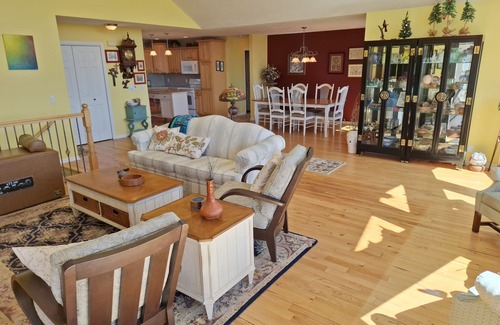 Martell House | 3 Bdrm Acreage W/Panoramic View!