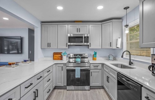 High Point Apartment | Pet-Friendly 3 Bedroom Retreat Near Downtown High Point