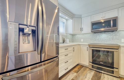 Virginia Cottage | 3 Bdrm Newly Renovated Water Front Cottage On Lake Simcoe