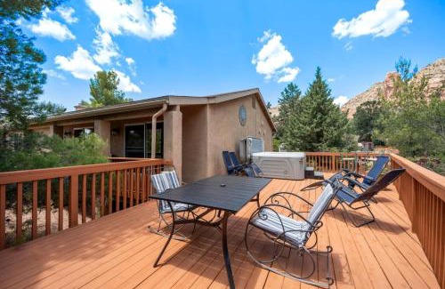 Sedona House | 3 bdrm Sedona home next to trails with Hot Tub