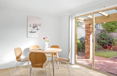 Merrylands House | Cozy 3-Bedroom Duplex Retreat in Greystanes