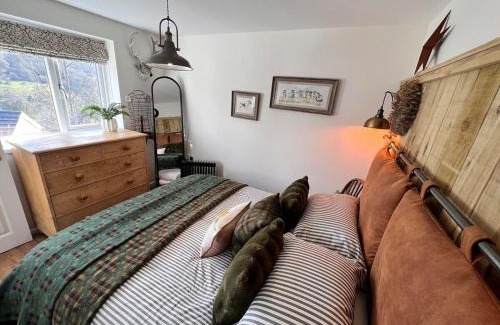 Pontsticill House | Enjoy Spectacular Views with BBQ & Pizza Oven Amenities