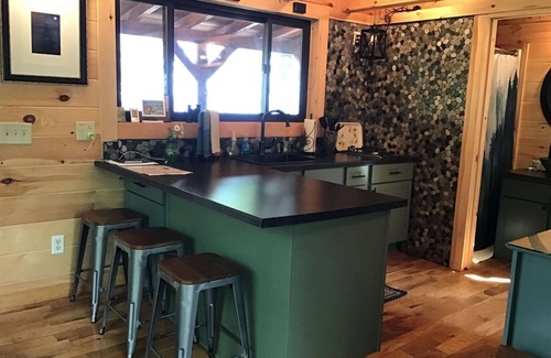 La Pointe Cabin | Scenic 3 Bears Cottage with Lake Superior Views & Great Amenities