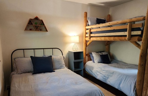 Bartlett Condo | 3 Bears Glen-Walk to Story Land! N. Conway 10 min. away